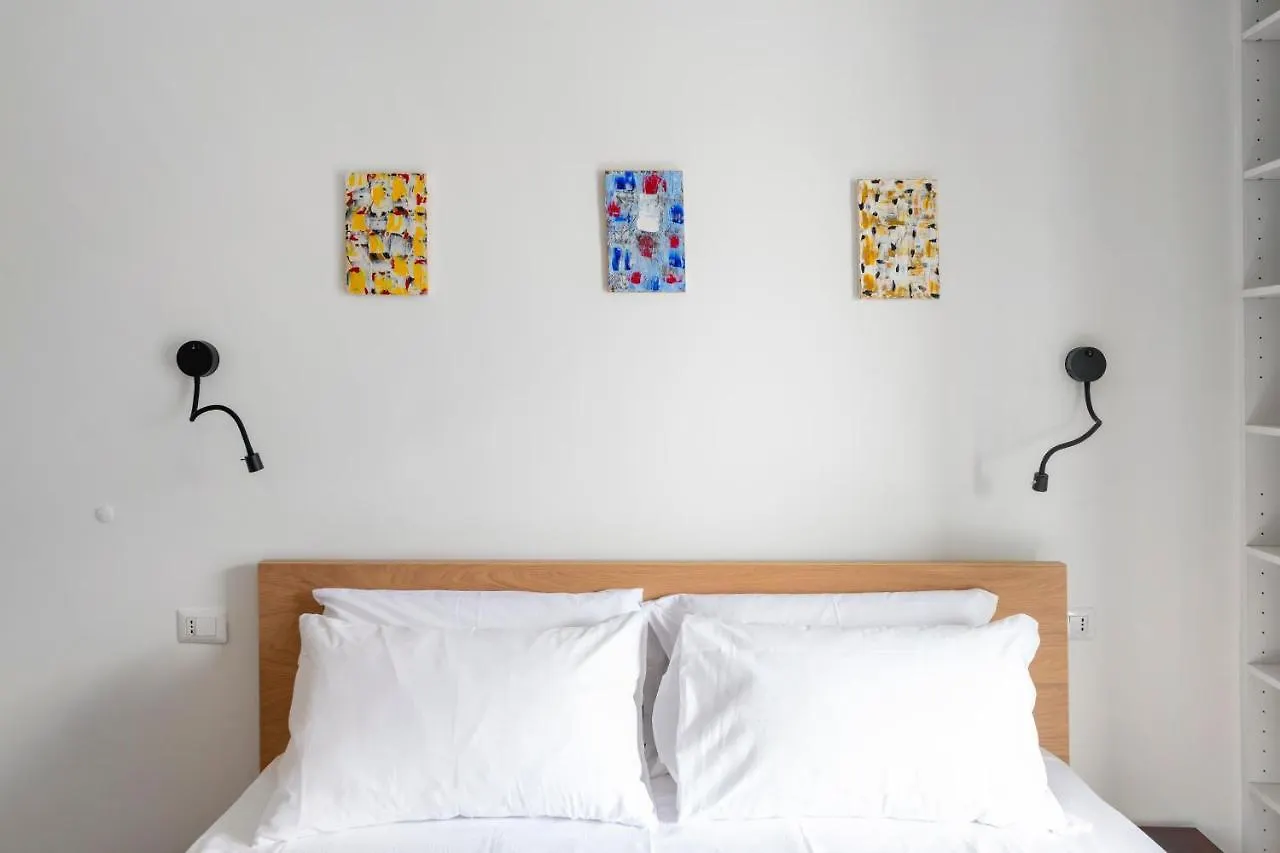 Apartment La Casa Del Pescatore - By Myhomeincomo Colonno Italy